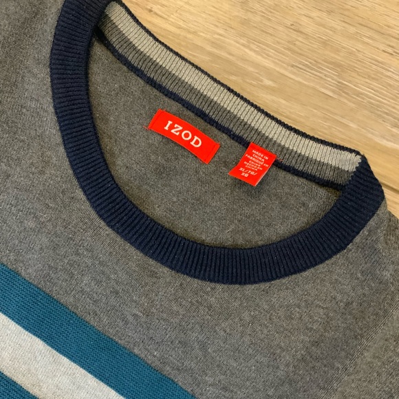 IZOD crewneck sweater. Men’s size XL - Picture 2 of 4
